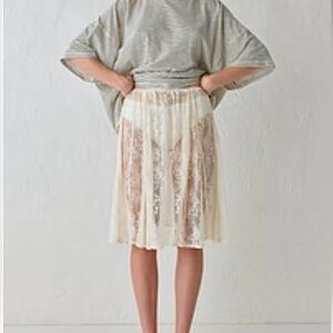 VRG GRL Dorit Lace midi skirt in cream color